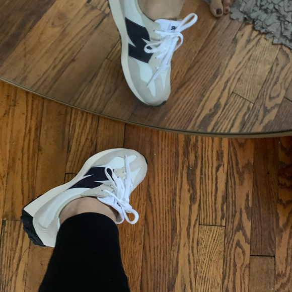 New balance 327 white and black last pair - Picture 3 of 12